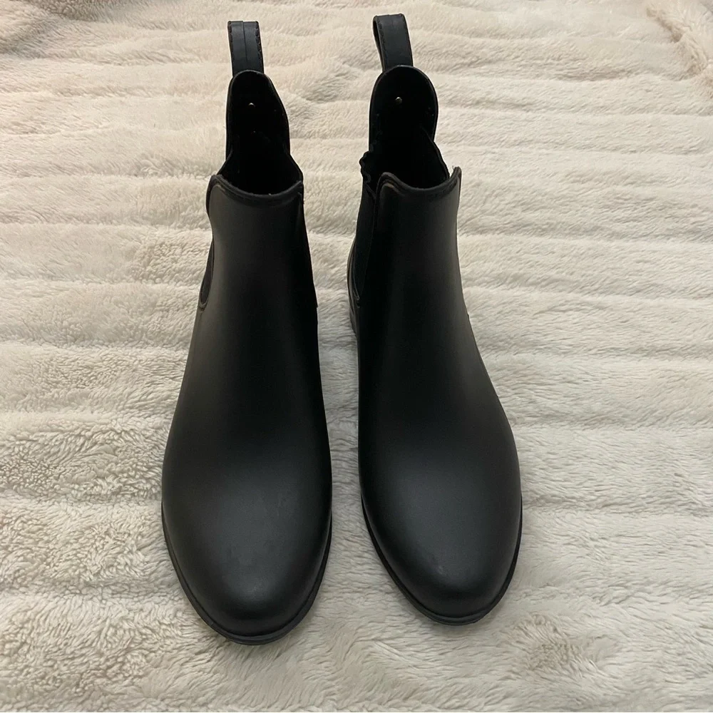 Sam Edelman Tinsley Chelsea Matte Black Women's Rain Booties Boots New Size 6